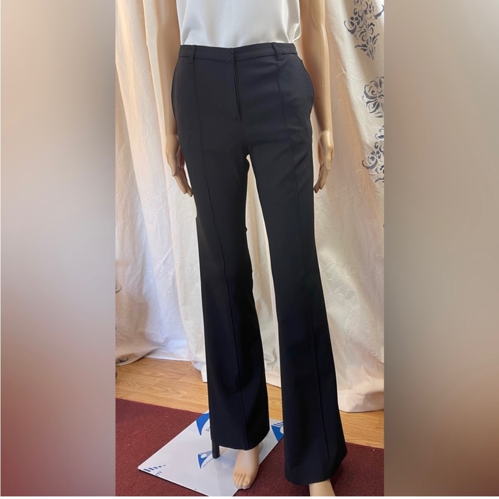 Burberry pants size US 2. Used good condition. Stretch.